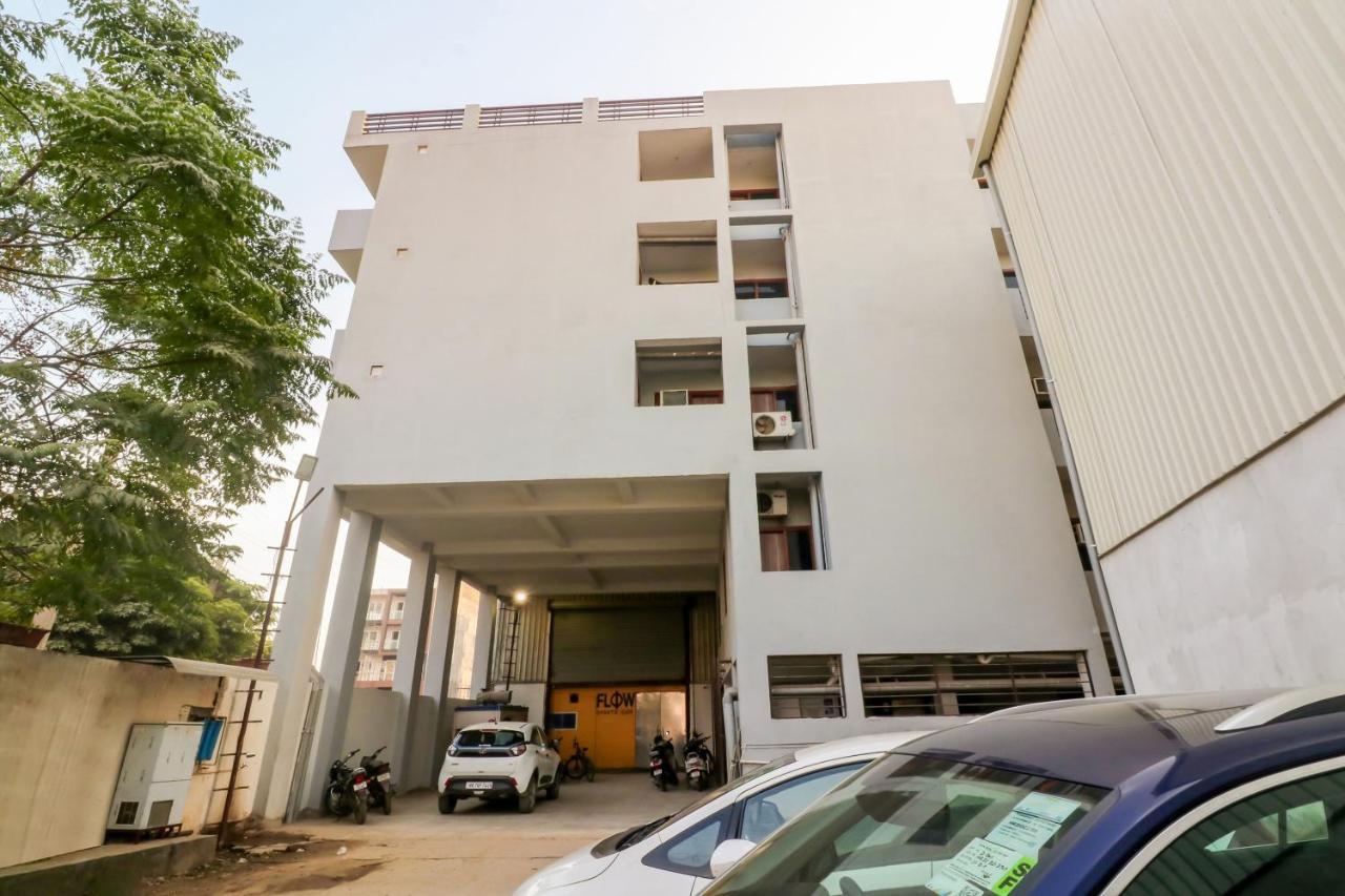 Hotel Oyo 71597 The Shivaay Residency Gurgaon Exterior foto